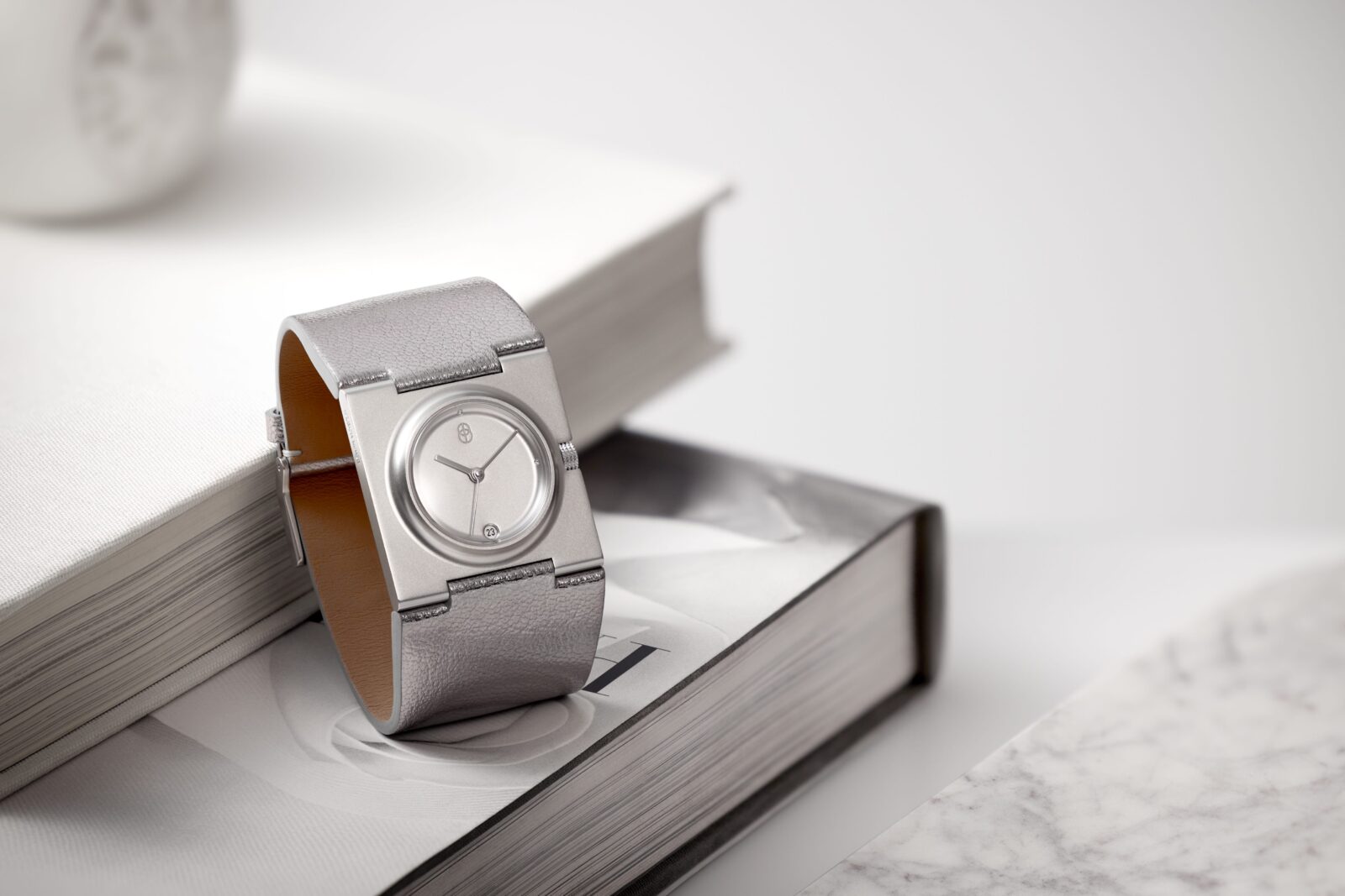 Novinka Robot IDA ve stříbrném odstínu