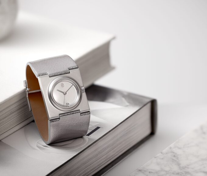 Novinka Robot IDA ve stříbrném odstínu