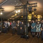 Přátelé hodinek Robot se sešli na večeru plném legend