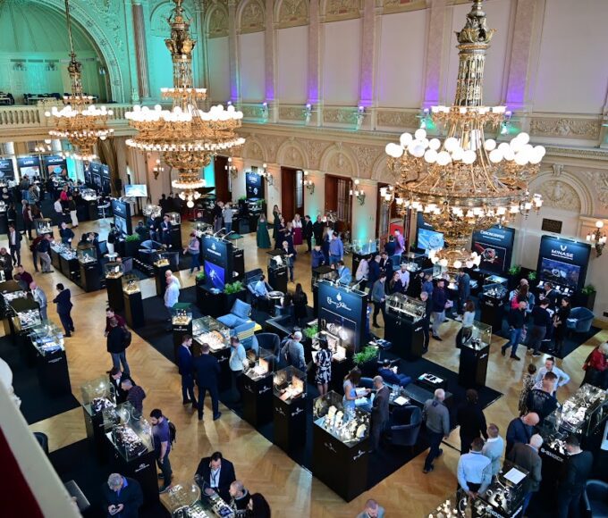 Bezmála 60 vystavovatelů zaplnilo palác Žofín