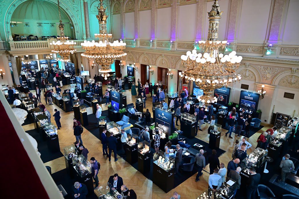 Bezmála 60 vystavovatelů zaplnilo palác Žofín